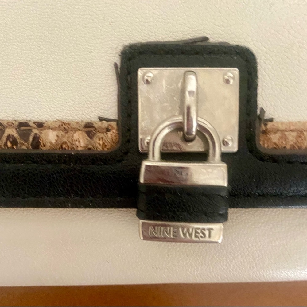 Wallet - Picture 2 of 4